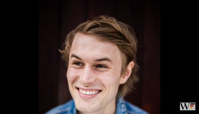 Ludwig Simons größte Rollen, Streaming-Erfolge, aktuelle Projekte, öffentliches Image und Beziehungschronik